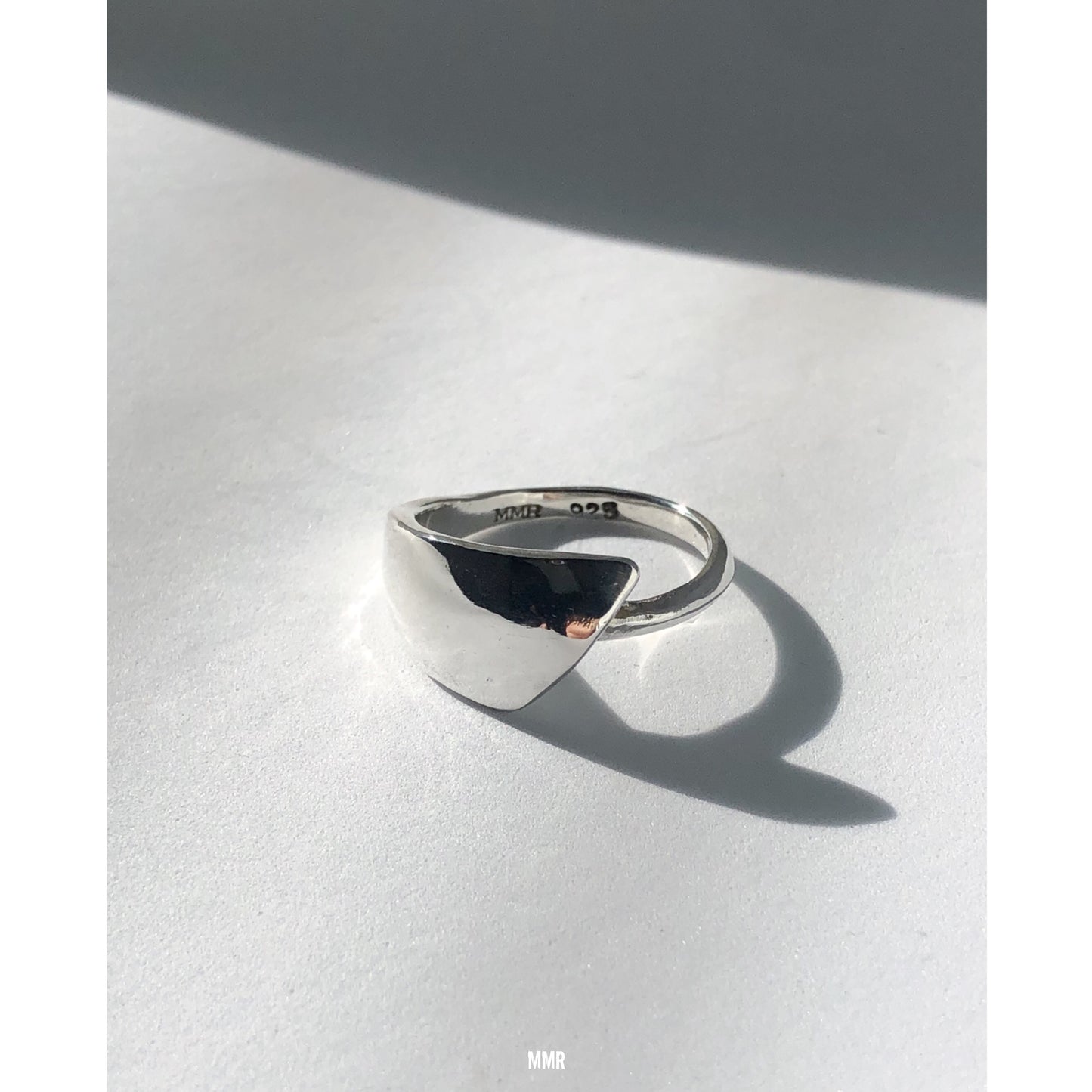 R024 Oar Ring