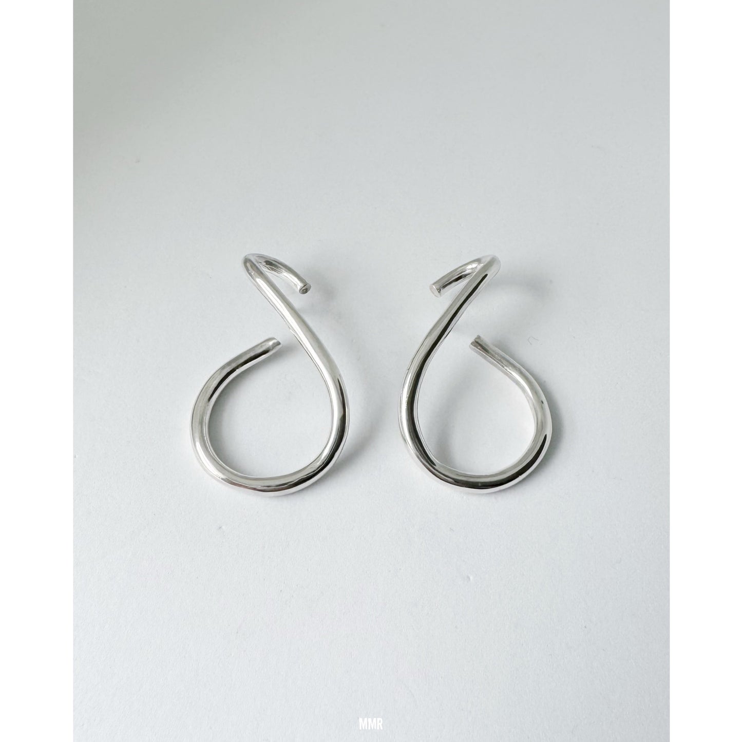 E063 6 Wave earrings